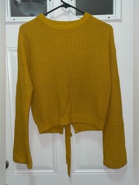 Poof New York Women's Size Large Mustard Yellow Knit Sweater